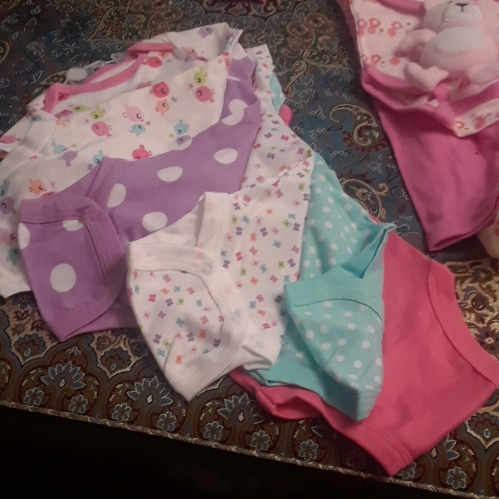 BABY CLOTHES - Picture 2 of 8